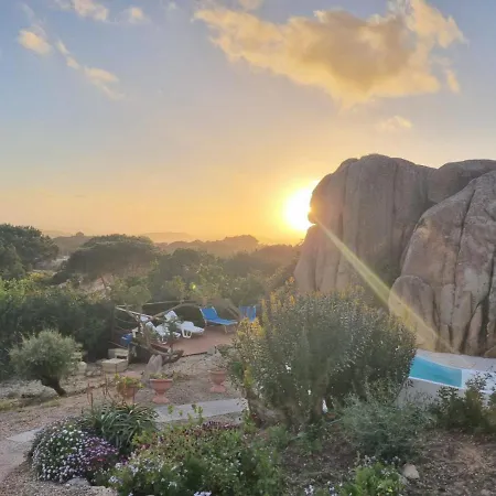 Con Piscina Privata! ベッド・アンド・ブレックファスト 3*