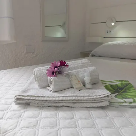 Con Piscina Privata! レーナ・マイオレ