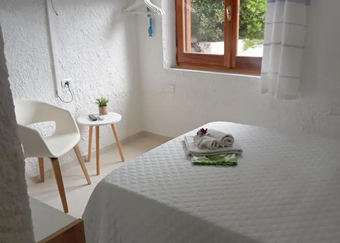 Con Piscina Privata! Bed & Breakfast 3*